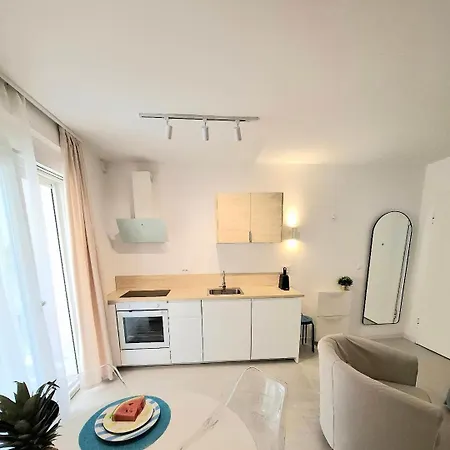 Vruljica Star - Near Old Town Quiet Area Private Parking 아파트